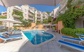 Petrovac Bay Apartments